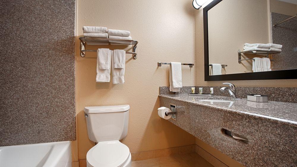 Best Western Plus Kansas City Airport - Kci East Extérieur photo